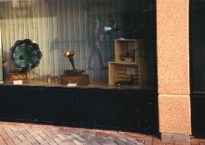 March 2005, an exhibition of some phonographs in a window of a business in Pully